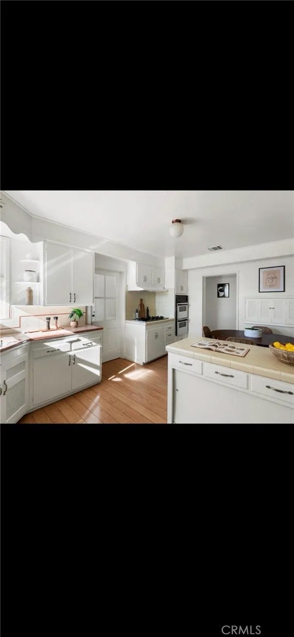 1563 Valencia