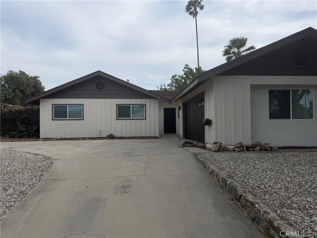 Photo of 41487 Merriwood Dr, Hemet, CA 92544 (MLS # SW26084891)