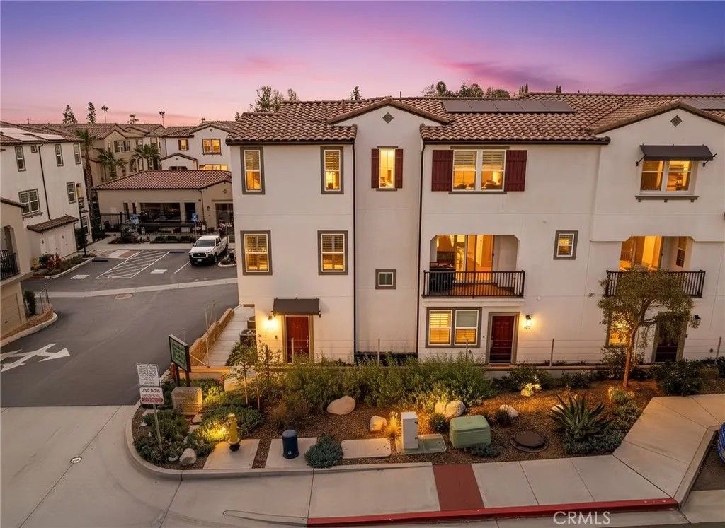 Photo of 468 Carina Gln, Escondido, CA 92025 (MLS # SW26048612)