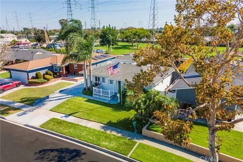 Tiny photo for 6322 Cardale St, Lakewood, CA 90713 (MLS # PW25229427)