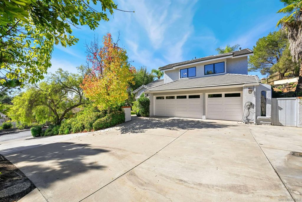 Photo of 1914 Verde Glenn, El Cajon, CA 92019 (MLS # 250043890)