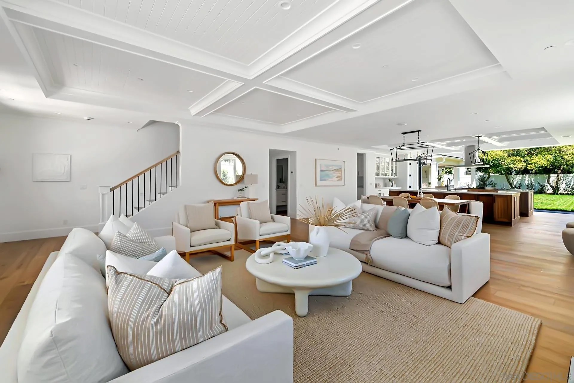 461 Country Club Ln