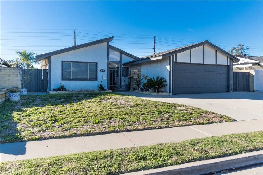 Photo of 7425 Bradley Dr, Buena Park, CA 90620 (MLS # PW26004185)