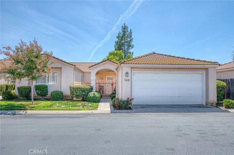 Photo of 6706 N Chestnut AVE, Fresno, CA 93710 (MLS # FR26194294)