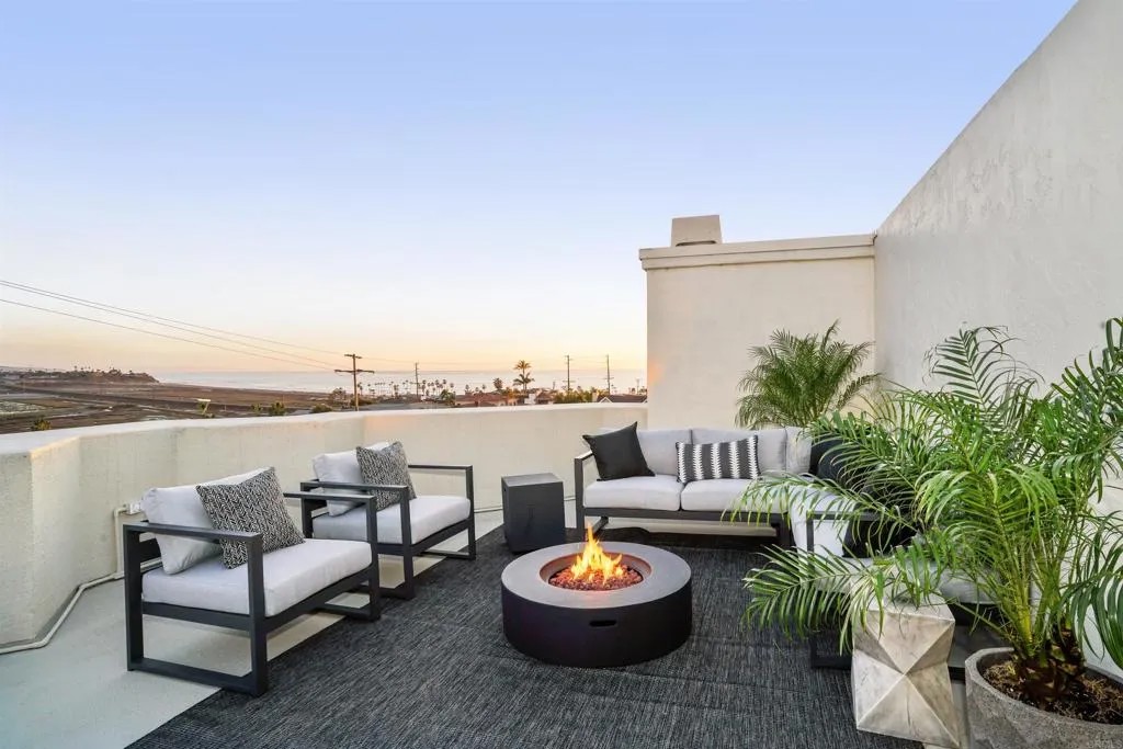 2475 Manchester Avenue