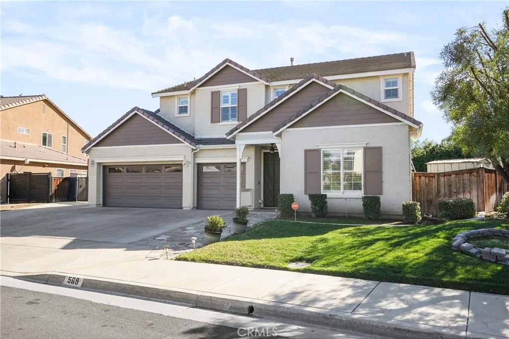 Photo of 569 Overleaf Way, San Jacinto, CA 92582 (MLS # SW26014842)