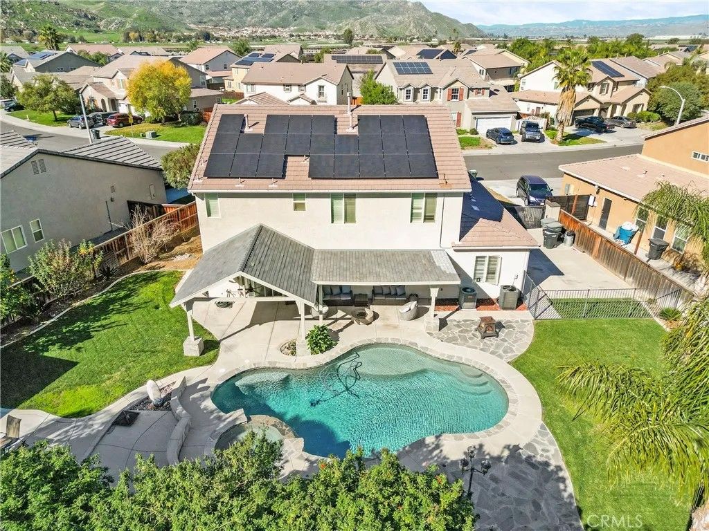 Photo of 569 Overleaf Way, San Jacinto, CA 92582 (MLS # SW26014842)