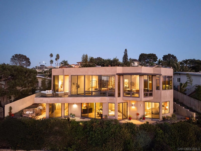 779 Barbara Ave