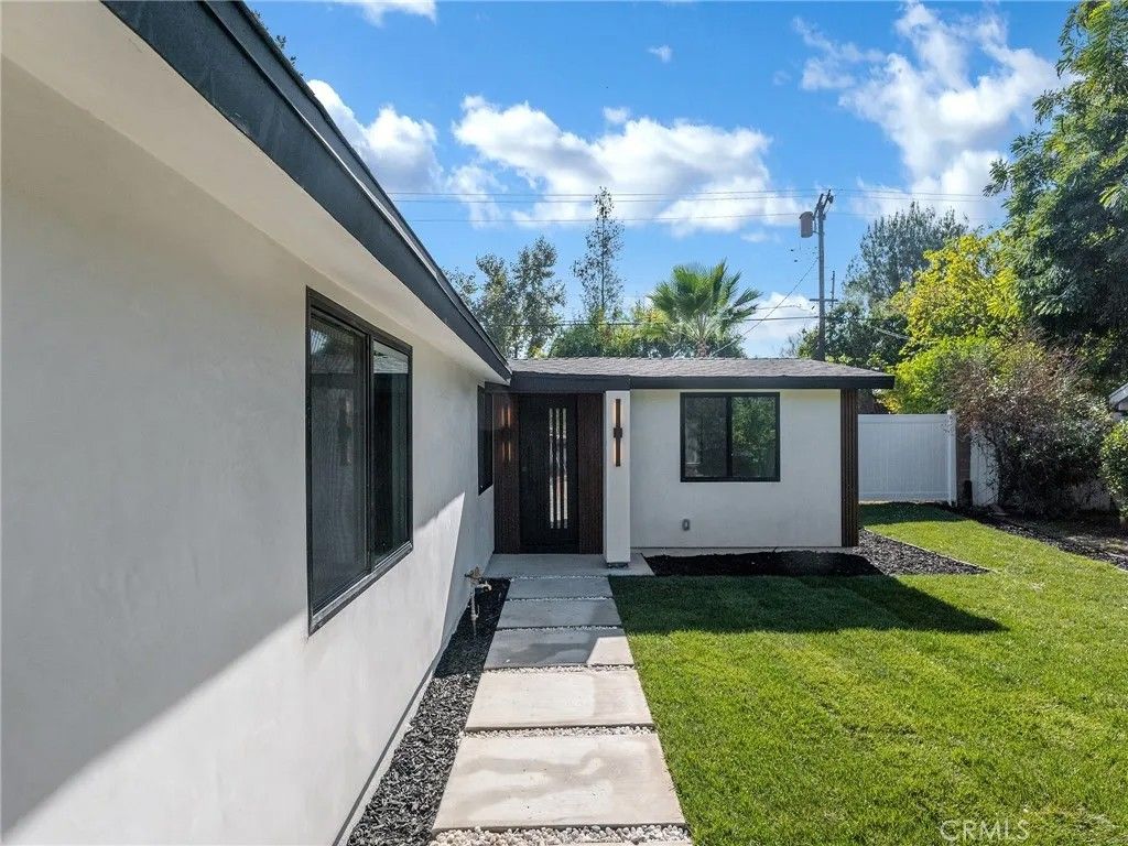 Photo of 20528 Hamlin Street, Winnetka, CA 91306 (MLS # SR25272066)