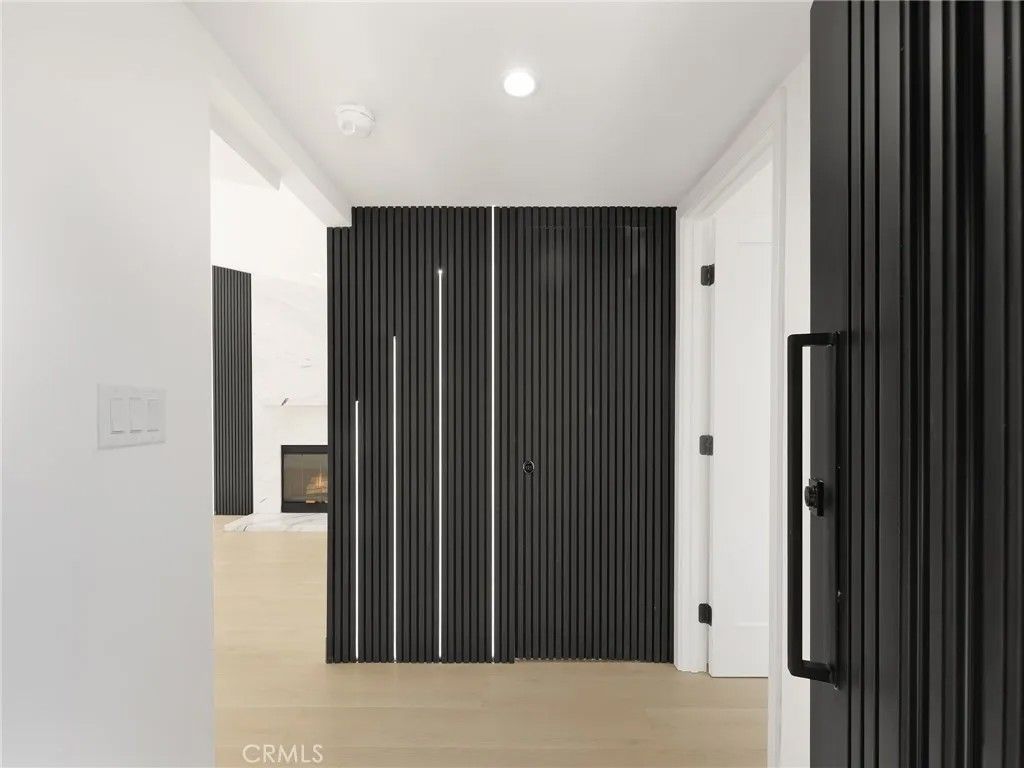 Photo of 20528 Hamlin Street, Winnetka, CA 91306 (MLS # SR25272066)