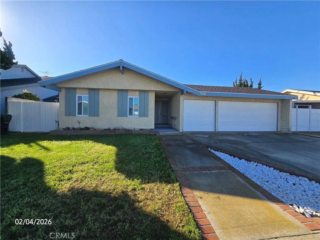 Photo of 9042 Oceanwood Dr, Huntington Beach, CA 92646 (MLS # OC26028056)