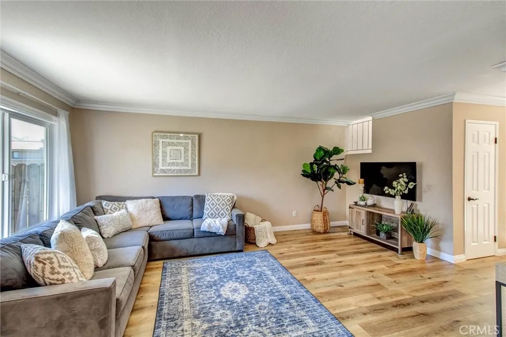 6948 Doheny B