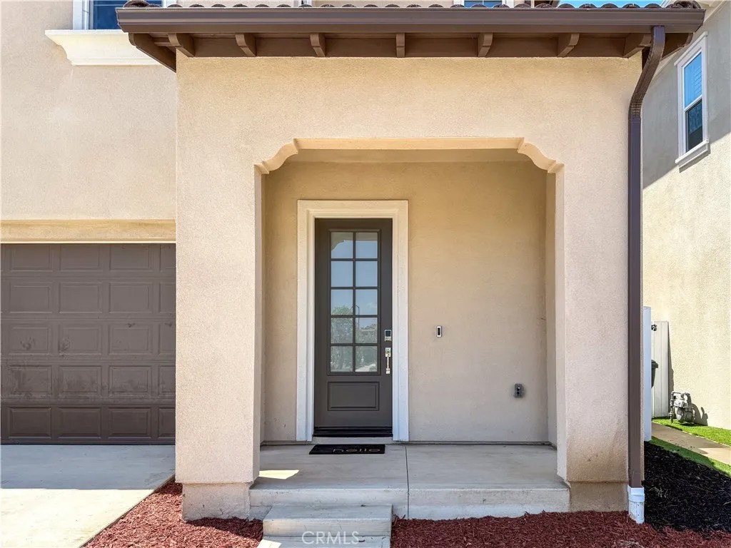 1233 Jurupa Dr