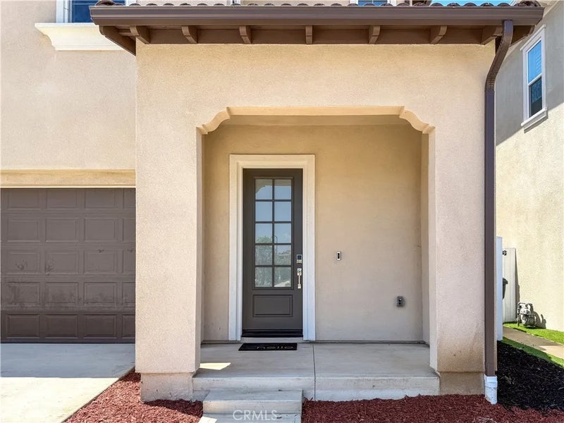 1233 Jurupa Dr