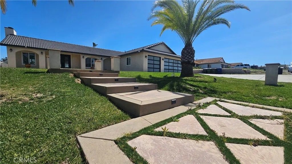 Photo of 14230 Avenida Munoz, Riverside, CA 92508 (MLS # SW26061336)