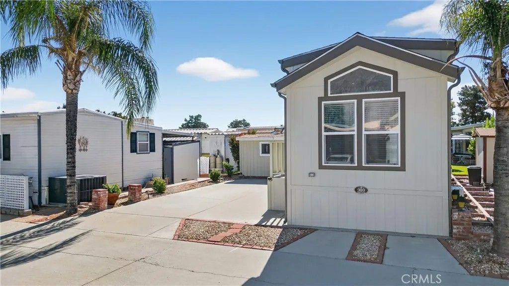 Photo of 910 Deerwood Dr, San Jacinto, CA 92583 (MLS # SW26105814)