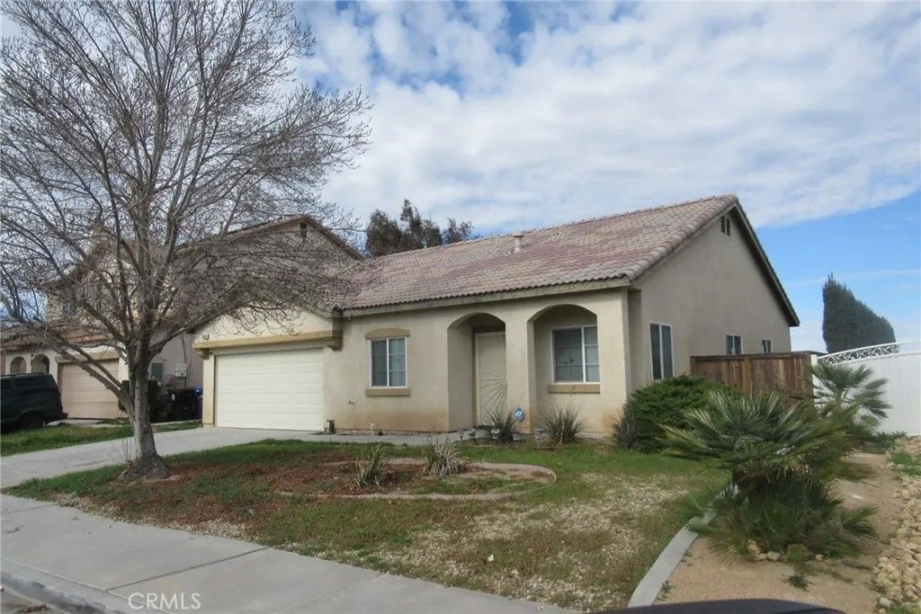 Photo of 14028 Gale Dr, Victorville, CA 92394 (MLS # HD26017576)