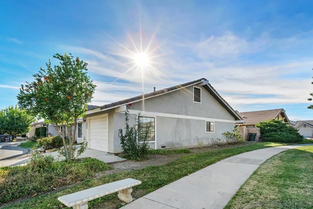 Photo of 1402 Hancock Cir, San Jacinto, CA 92583 (MLS # 260001638)