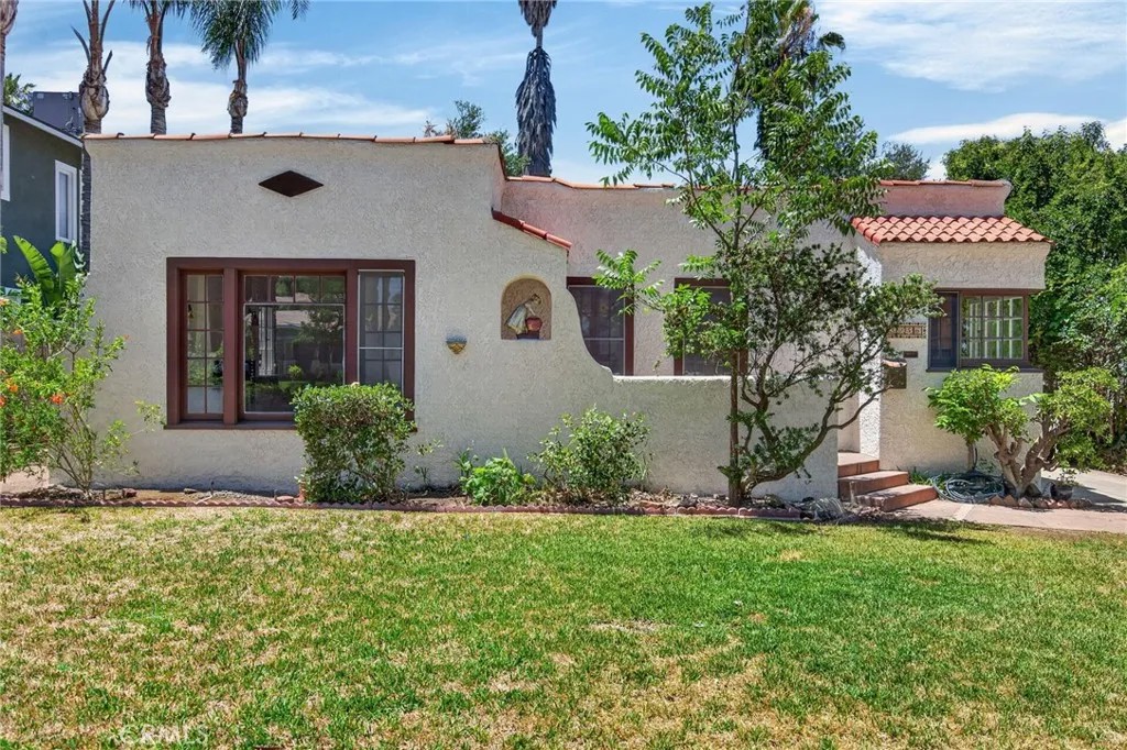 3956 Beechwood