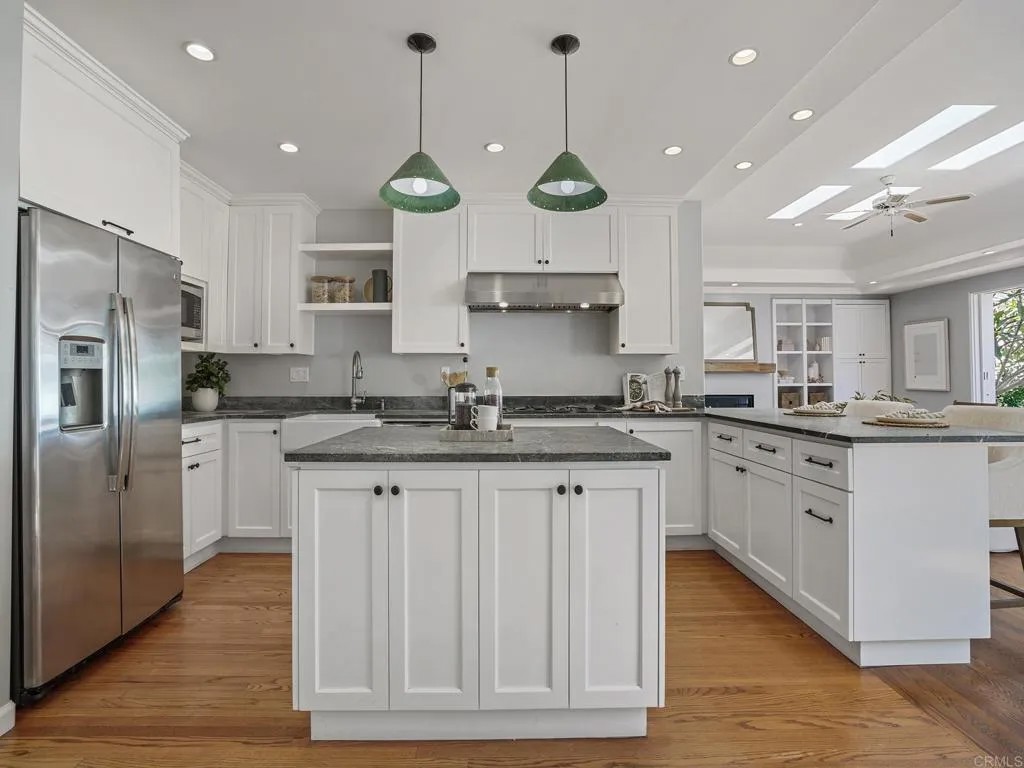 5641 La Jolla Hermosa Avenue