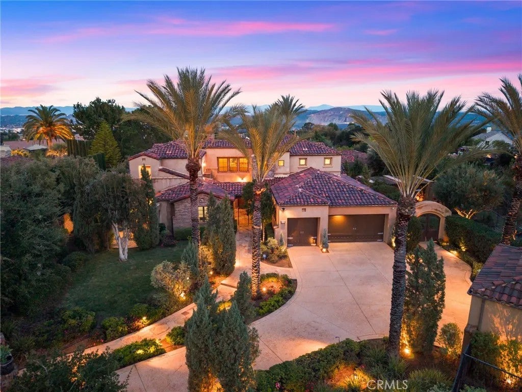 Photo of 1377 Versante Circle, Corona, CA 92881 (MLS # OC25281489)