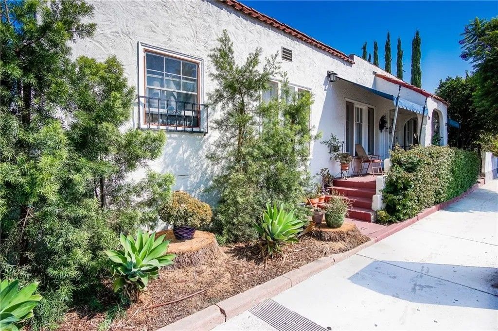 Photo of 139-137 N Avenue 55 Ave, Los Angeles, CA 90042 (MLS # GD26086791)