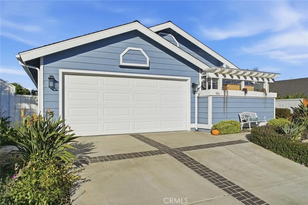 1816 E Pointe