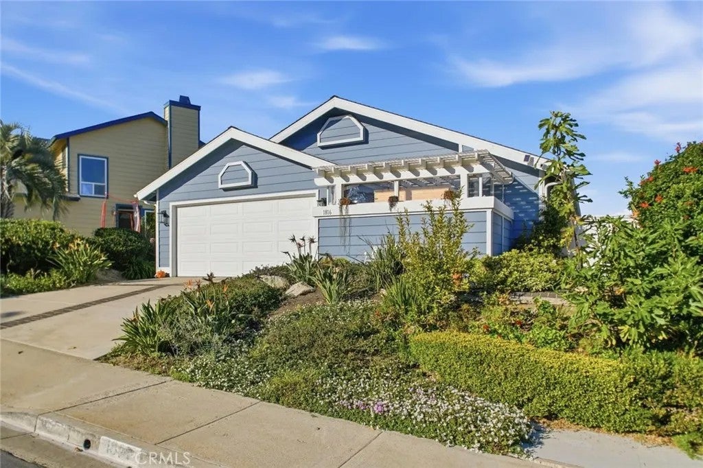 1816 E Pointe