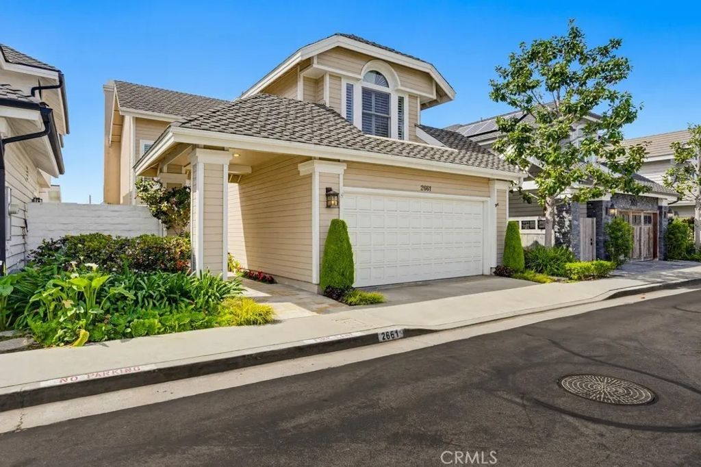 Photo of 2661 Point Del Mar, Corona Del Mar, CA 92625 (MLS # NP26054523)