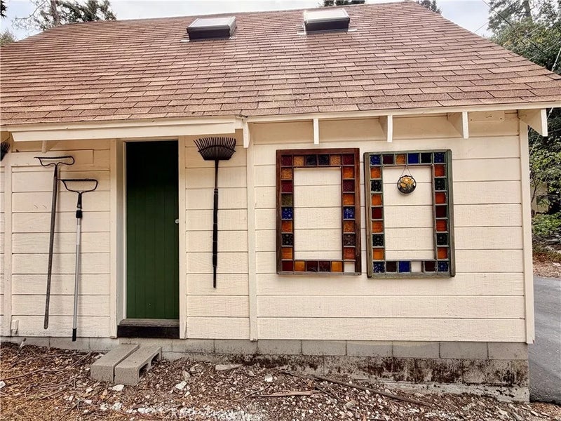 9211 Corral