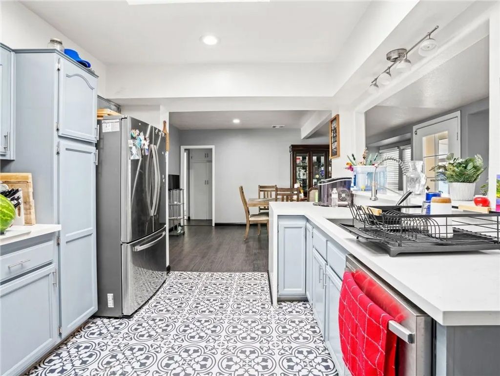 Photo of 1926 Windsor Pl, Pomona, CA 91767 (MLS # DW26095168)