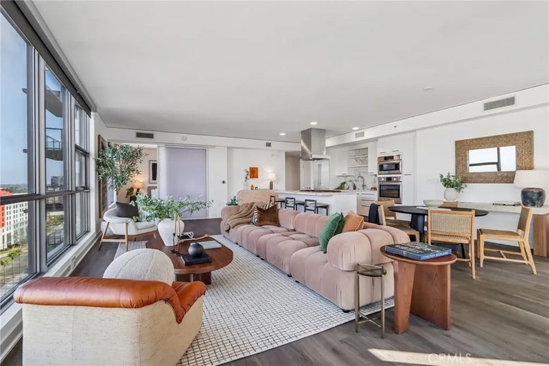 9 MacArthur Place 1507