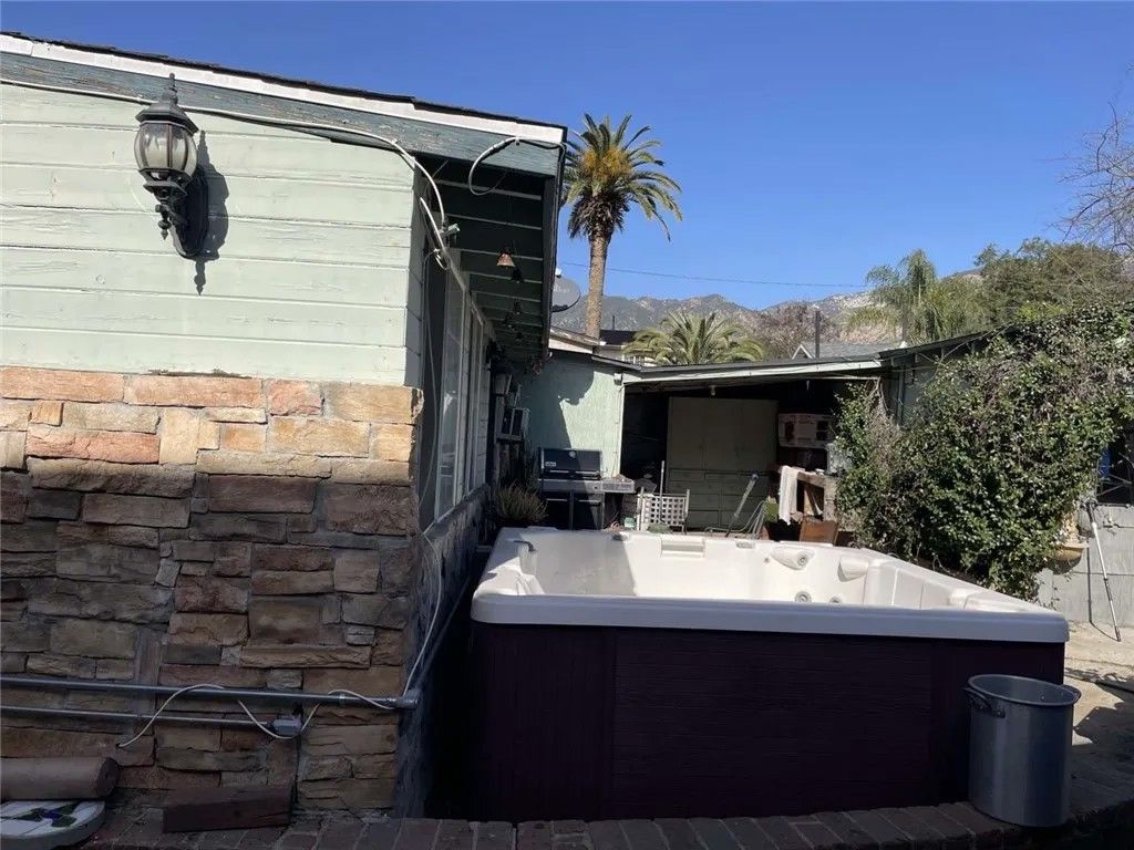 Photo of 2104 Marengo Avenue, Altadena, CA 91001 (MLS # FR26025614)