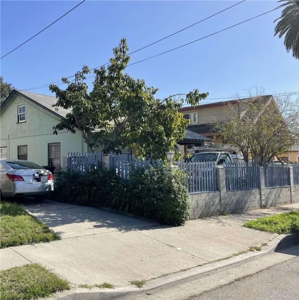 Photo of 2104 Marengo Avenue, Altadena, CA 91001 (MLS # FR26025614)