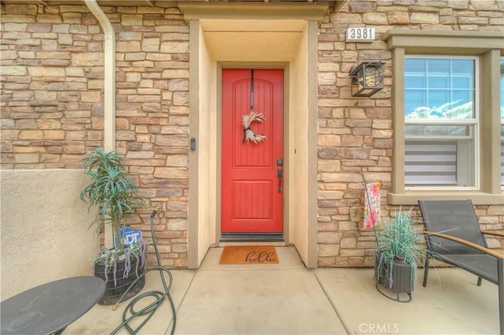 3981 E Huntington