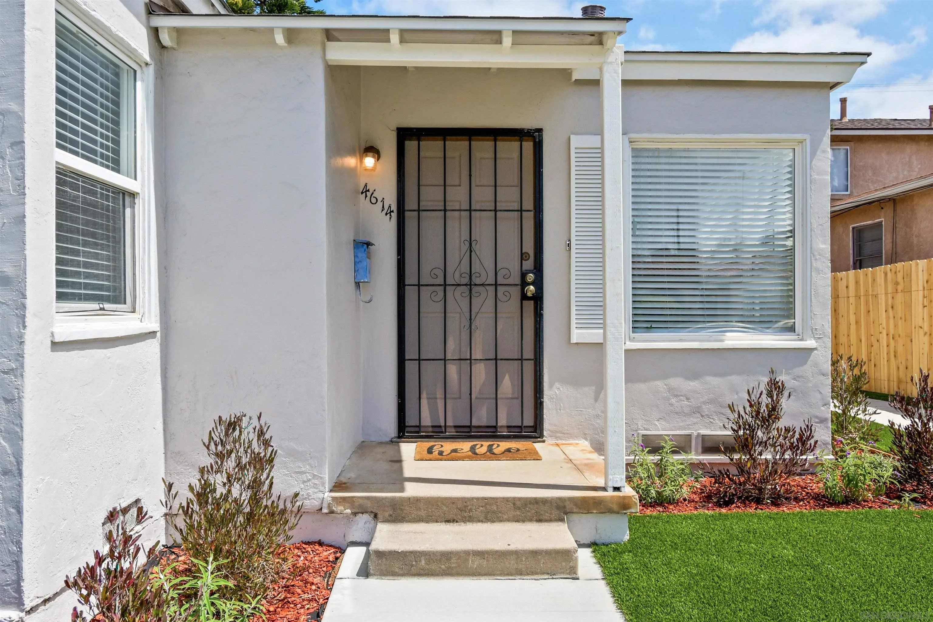 4614-4616 Larkspur St