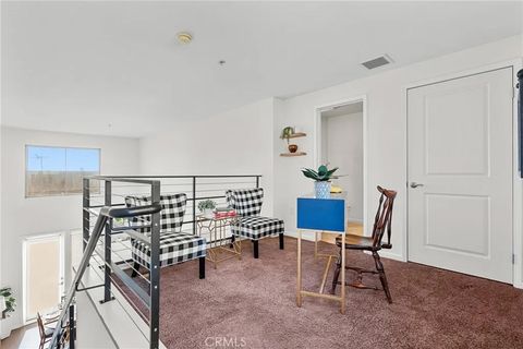 Tiny photo for 201 E Angeleno Ave #426, Burbank, CA 91502 (MLS # SR25246566)