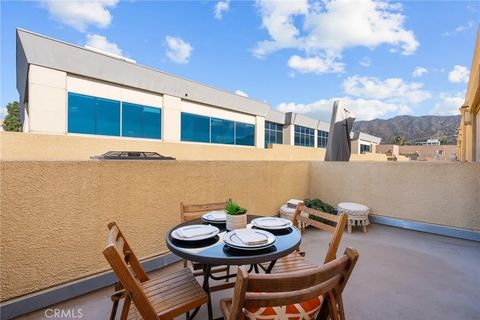 Tiny photo for 201 E Angeleno Ave #426, Burbank, CA 91502 (MLS # SR25246566)