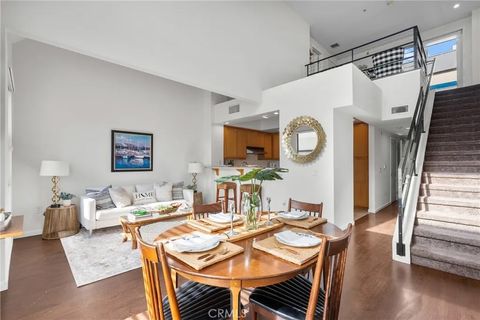 Tiny photo for 201 E Angeleno Ave #426, Burbank, CA 91502 (MLS # SR25246566)