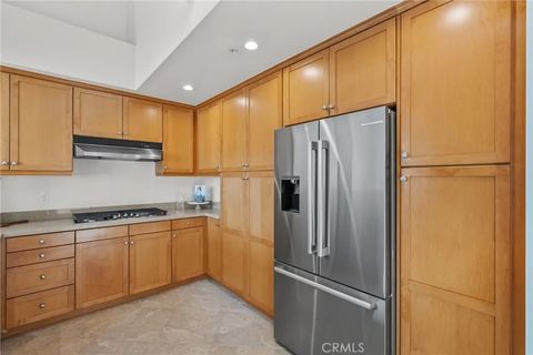 Tiny photo for 201 E Angeleno Ave #426, Burbank, CA 91502 (MLS # SR25246566)