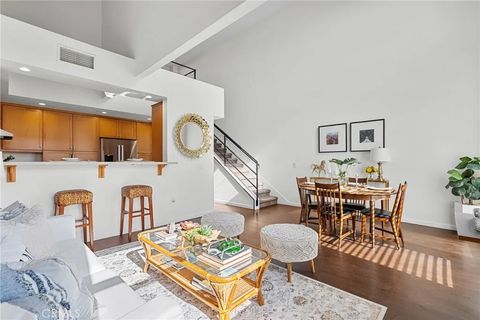 Tiny photo for 201 E Angeleno Ave #426, Burbank, CA 91502 (MLS # SR25246566)