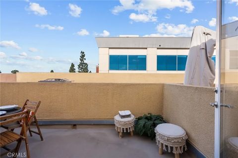 Tiny photo for 201 E Angeleno Ave #426, Burbank, CA 91502 (MLS # SR25246566)