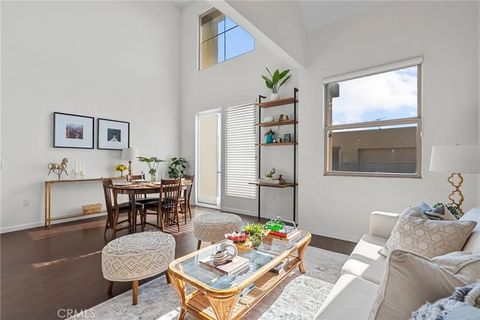 Tiny photo for 201 E Angeleno Ave #426, Burbank, CA 91502 (MLS # SR25246566)