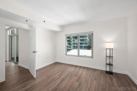 Tiny photo for 425 W Beech Street #721, San Diego, CA 92101 (MLS # 260021966)