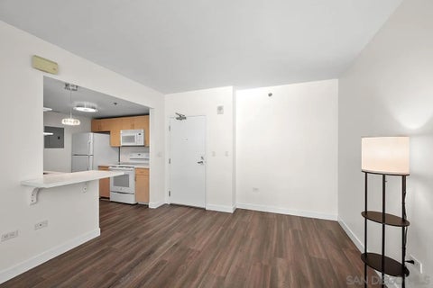 Tiny photo for 425 W Beech Street #721, San Diego, CA 92101 (MLS # 260021966)