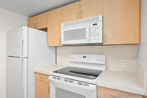 Tiny photo for 425 W Beech Street #721, San Diego, CA 92101 (MLS # 260021966)