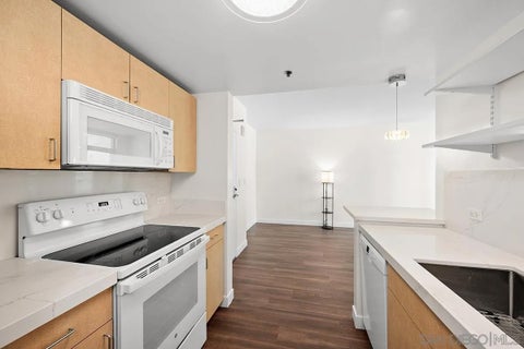 Tiny photo for 425 W Beech Street #721, San Diego, CA 92101 (MLS # 260021966)