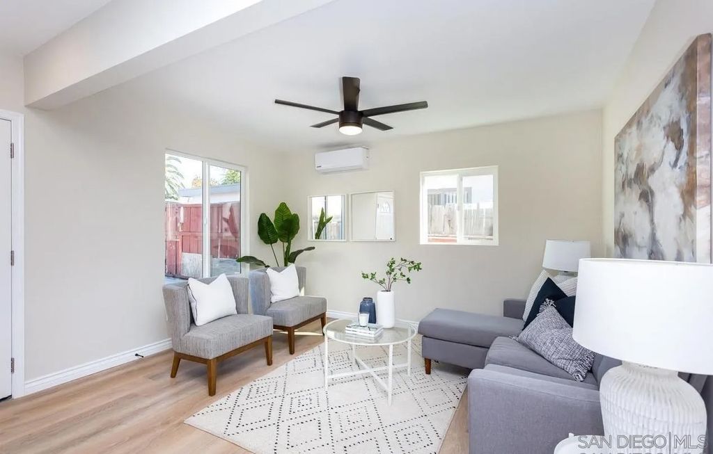 Photo of 924 Florida St, Imperial Beach, CA 91932 (MLS # 250037590)