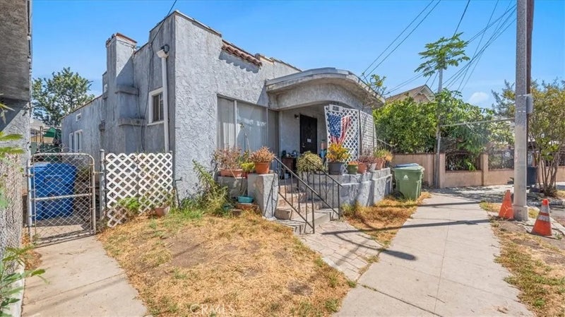 1815 E 3rd