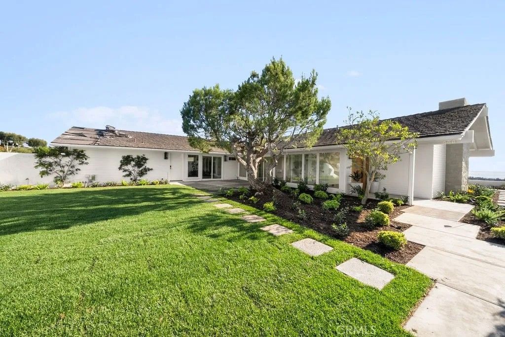 Photo of 2719 Setting Sun Dr, Corona Del Mar, CA 92625 (MLS # OC26000931)